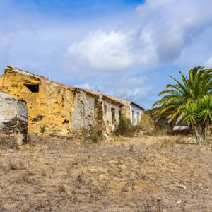 Historical-trail-verlaten-boerderij-ruines