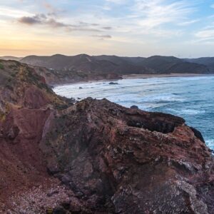 zonsopkomst-bij-praia-do-amado-fisherman's-trail-in-portugal