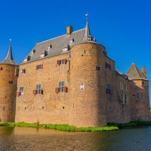 kasteel-ammersoyen-met-gracht
