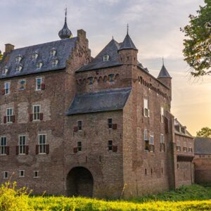 kasteel-doorwerth-tijdens-zonsondergang