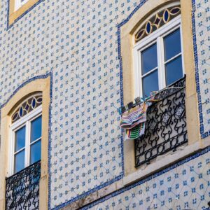 Was-en-azulejos-Lagos-in-Portugal