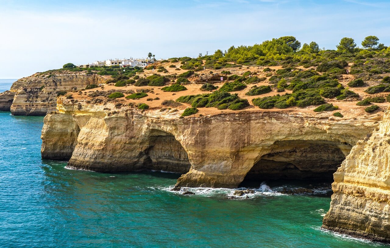 grotten-Algarve-portugal-tijdens-wandelen