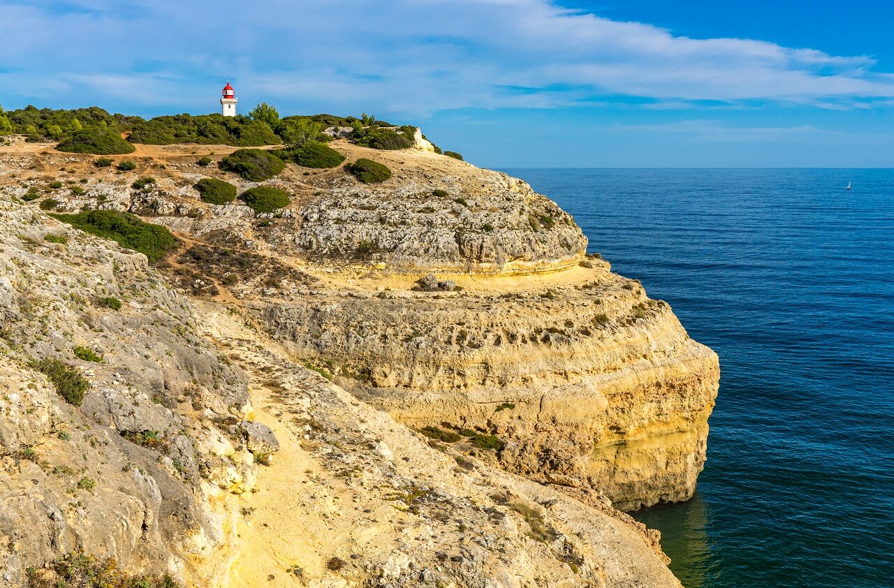 Vuurtoren-seven-hanging-valleys-trail-algarve