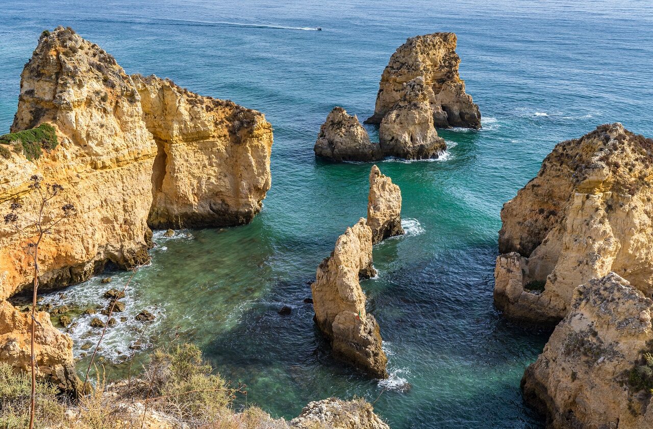 Stranden-bij-Lagos-in-portugal