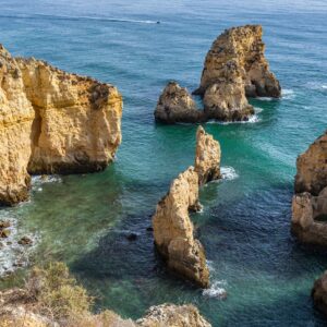 Stranden-bij-Lagos-in-portugal