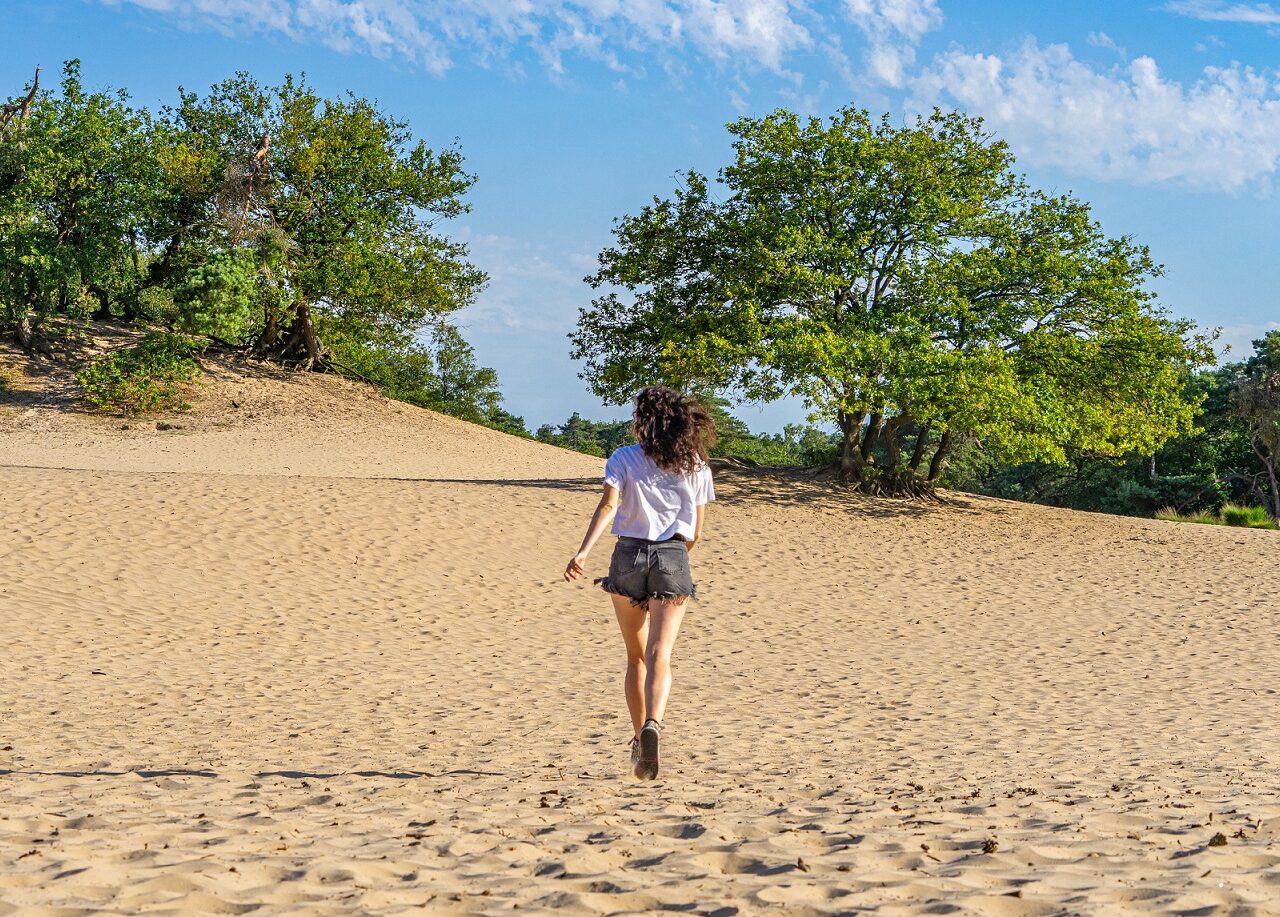 Jessica-in-loonse-en-drunense-duinen