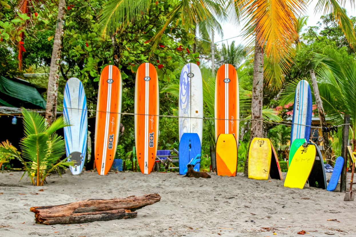 Surfboards-in-verschillende-kleuren