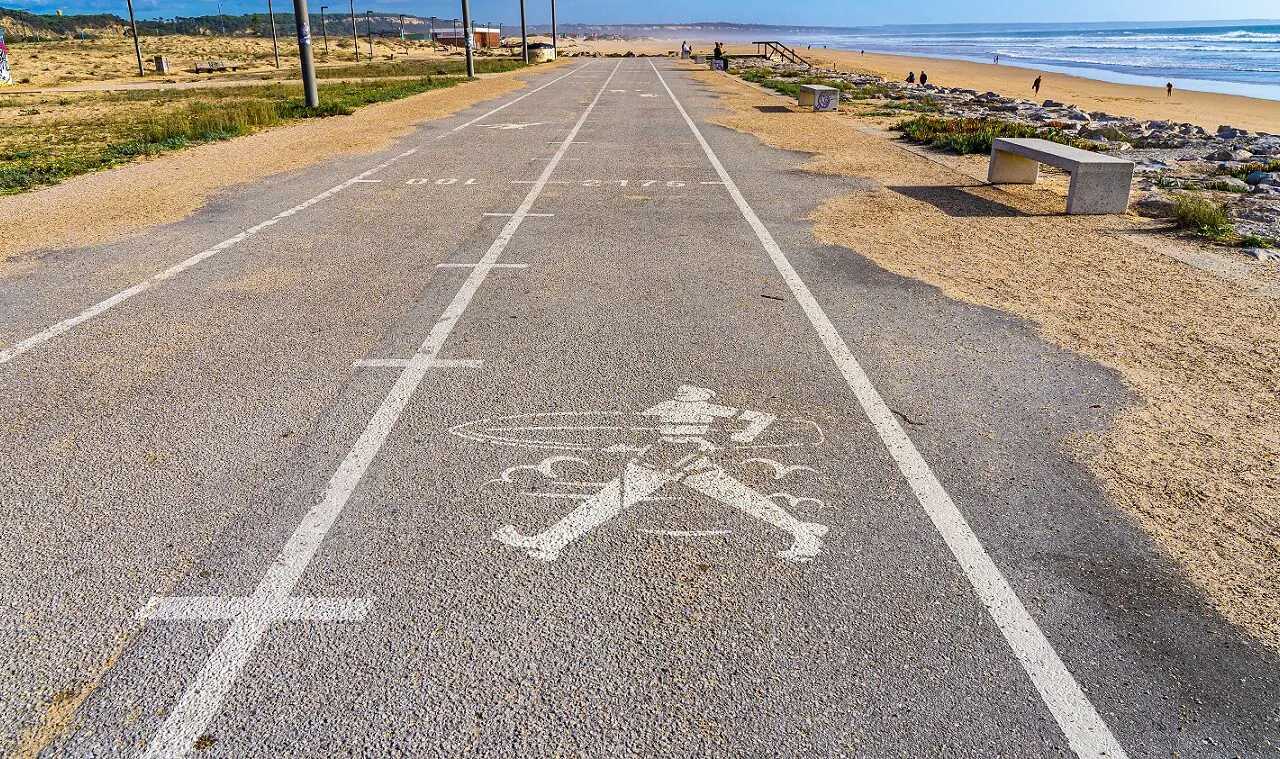 boulevard-costa-da-caparica-surfer-logo