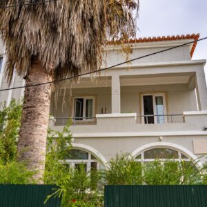 Surf-guesthouse-The-Magnet-Projects-costa-da-caparica