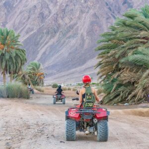 Met-vrienden-quad-rijden-Sinai-Egypte