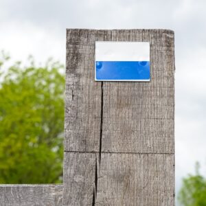 blauw-witte-markering-Dutch-Mountain-Trail