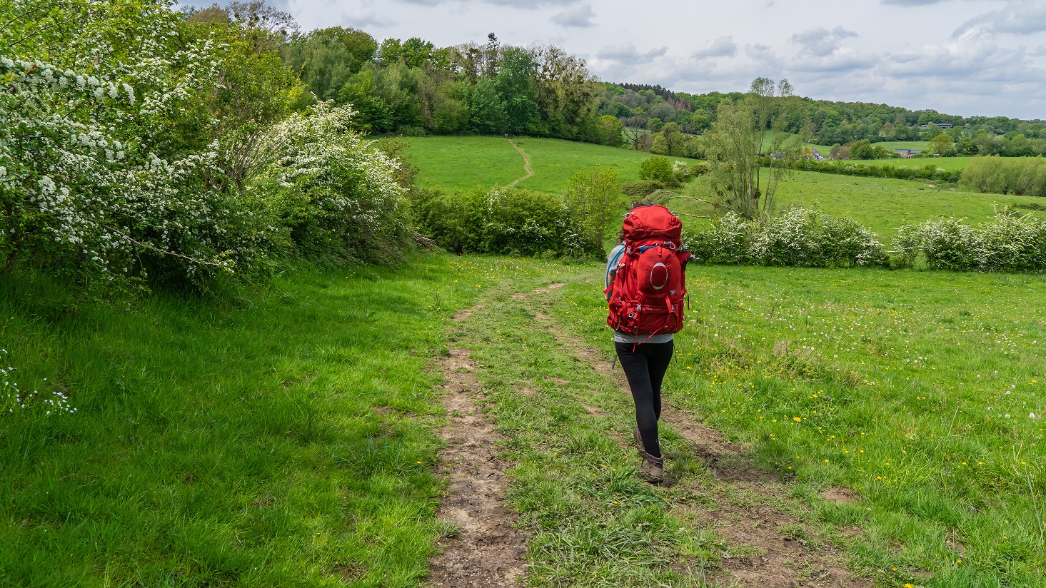 Jessica-met-rugzak-wandelen-Dutch-Mountain-Trail