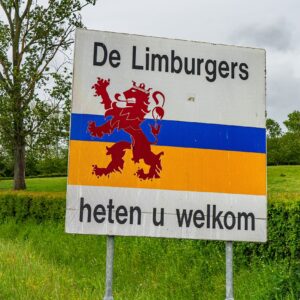 Bord-De-Limburgers-Heten-U-Welkom