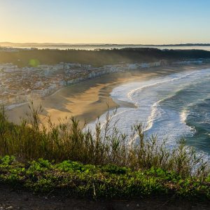 Nazare-Portugal-tijdens-zonsopkomst