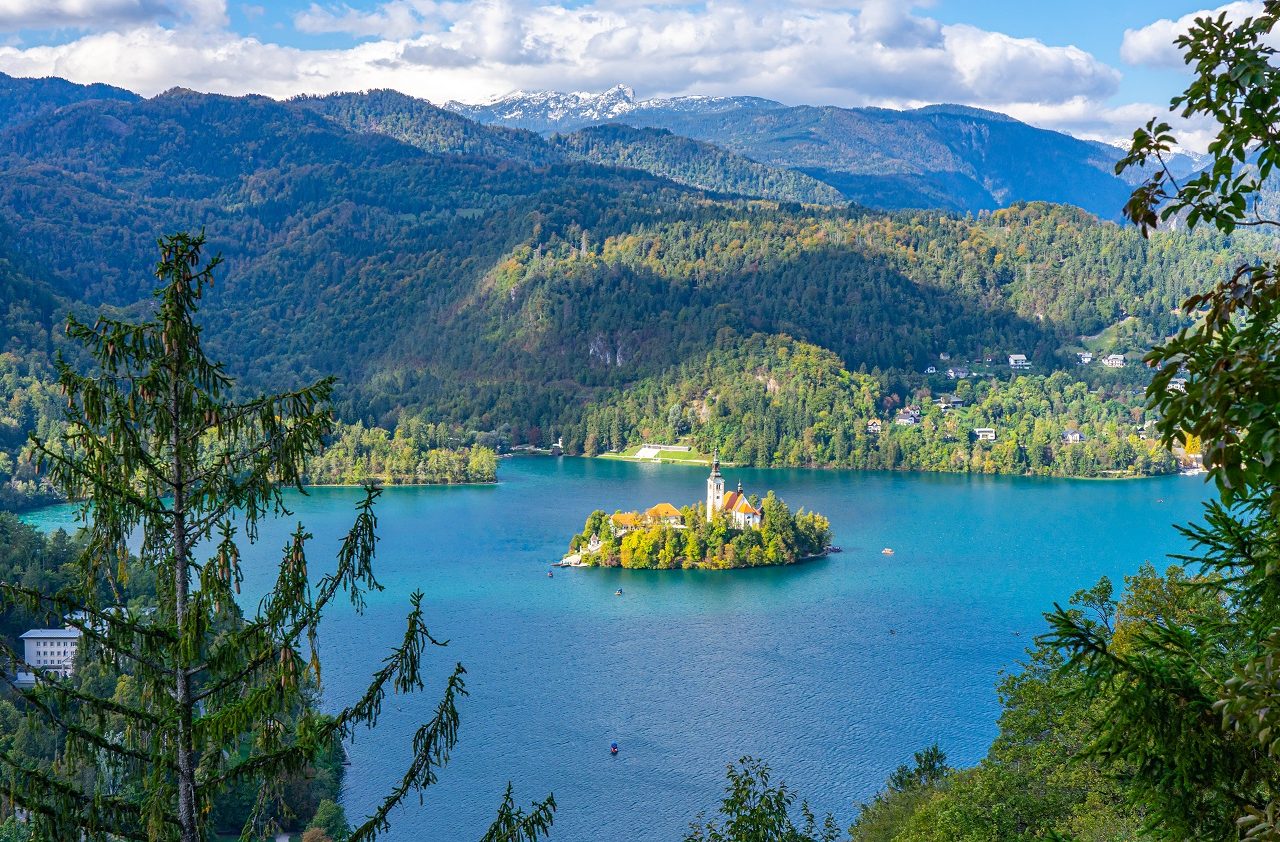 Uitzicht-op-eiland-meer-van-Bled-Slovenie