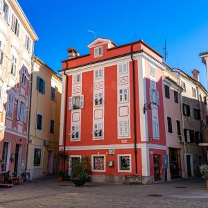 Gekleurde-huizen-Izola-Slovenie