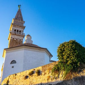 Kerk-Piran-roadtrip-Slovenie