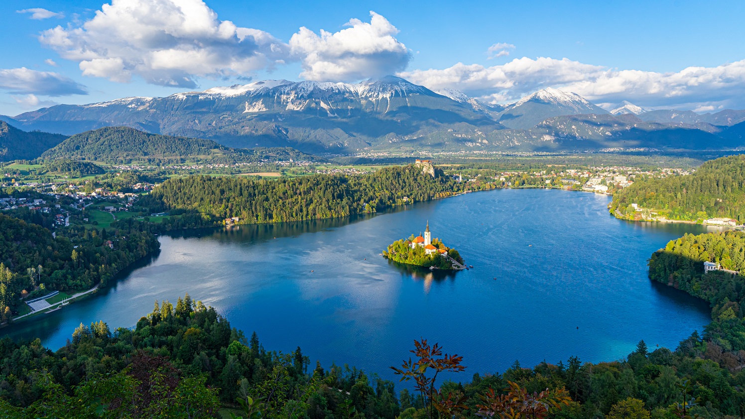 Uitzichtpunt-over-Meer-van-Bled-Slovenie