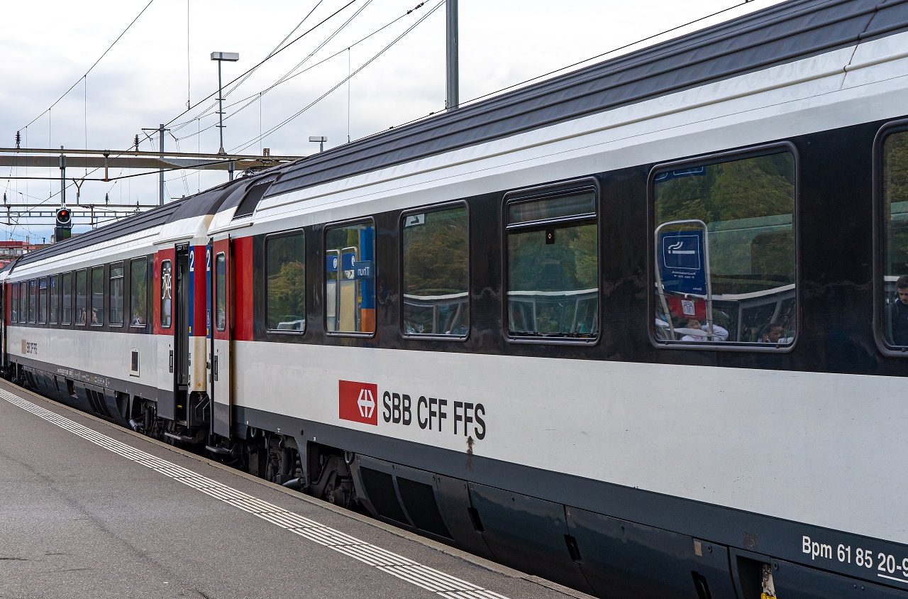 Trein-tijdens-treinreis-Zwitserland