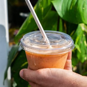 Caribische-smoothie-tijdens-vegan-food-tour-in-utrecht