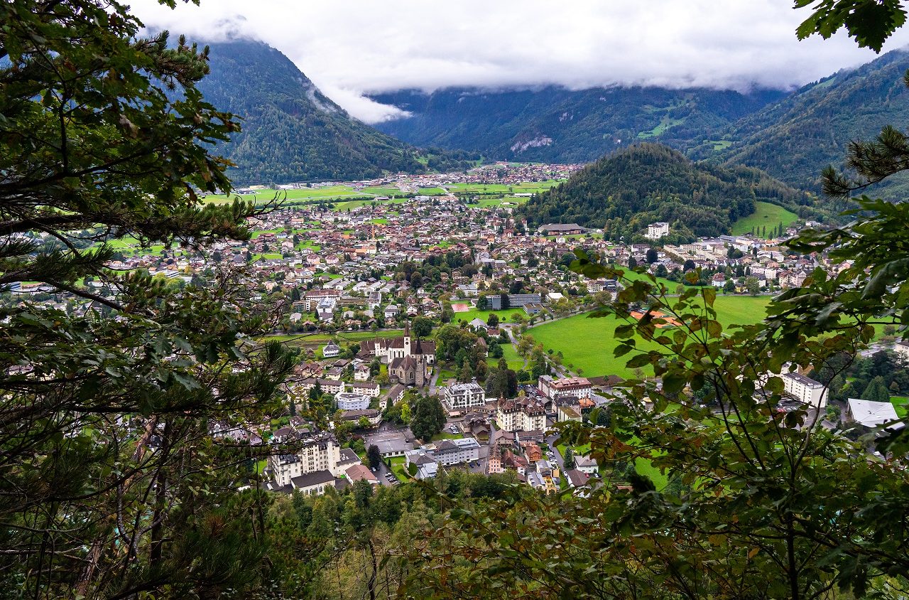 Uitzicht-over-Interlaken-Zwitserland