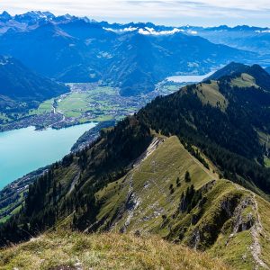 Uitzicht-over-bergrug-Harder-Kulm-naar-Augstmatthorn
