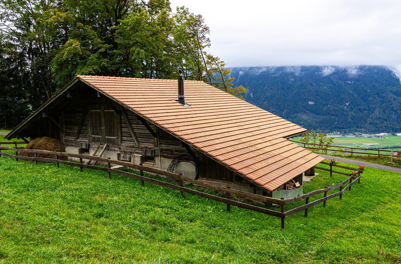 Schuur-tijdens-wandeling-Interlaken-Harder-Kulm