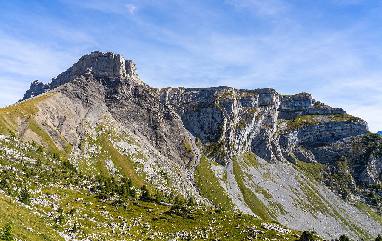 Bijzondere-rotsen-tijdens-wandeling-Wilderswil-Grindelwald