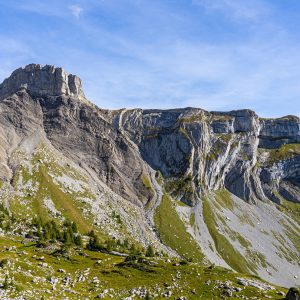 Bijzondere-rotsen-tijdens-wandeling-Wilderswil-Grindelwald