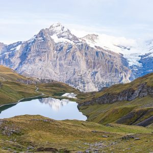 Berg-met-reflectie-in-water-Bachalpsee