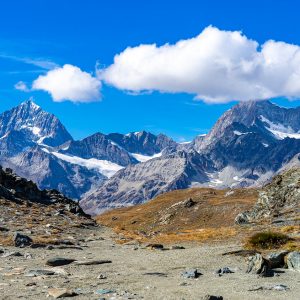 Besneeuwde-bergen-bij-Gornergrat-Riffelsee-Zwitserland
