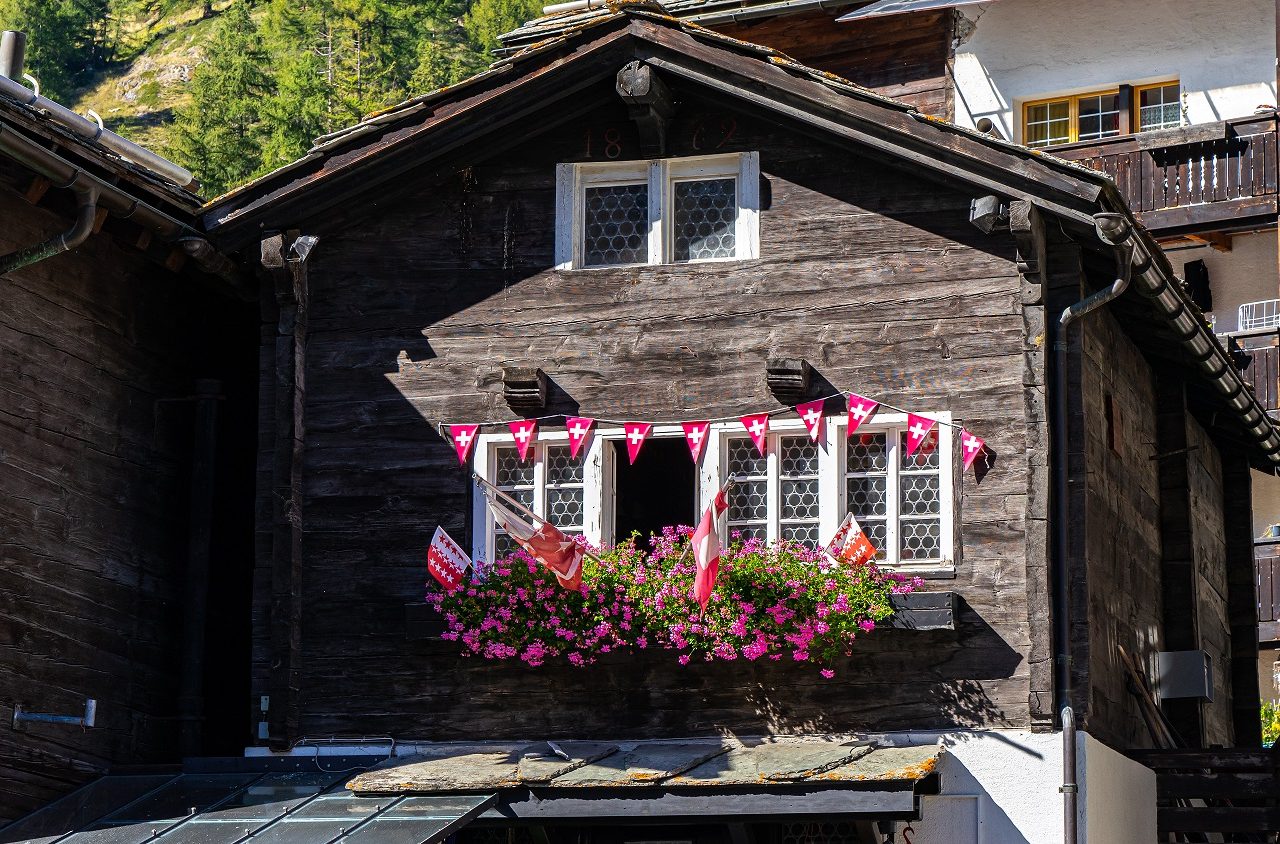 Houten-huisje-Zermatt-Zwitserland
