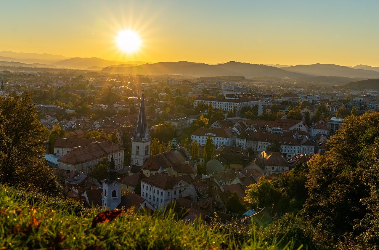 Zonsondergang-vanaf-kasteelheuvel-Ljubljana-Slovenie
