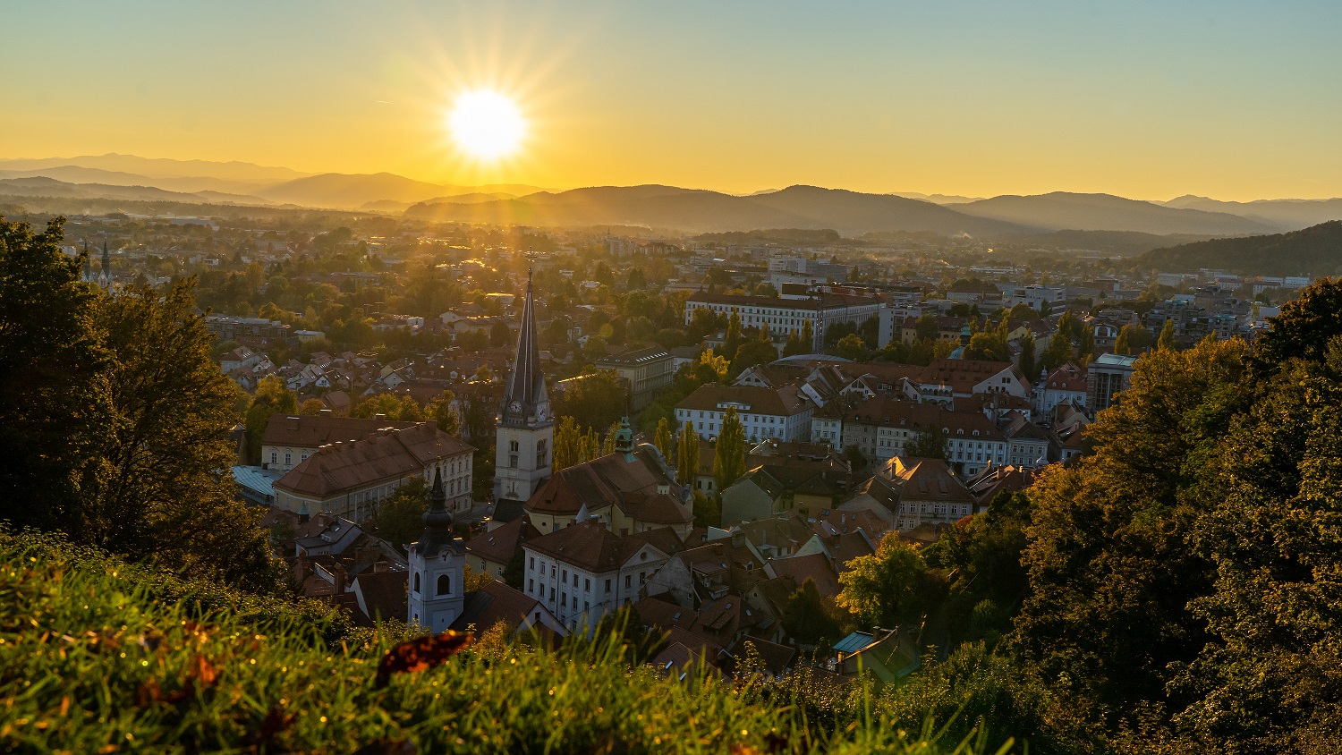 Zonsondergang-vanaf-kasteelheuvel-Ljubljana-Slovenie