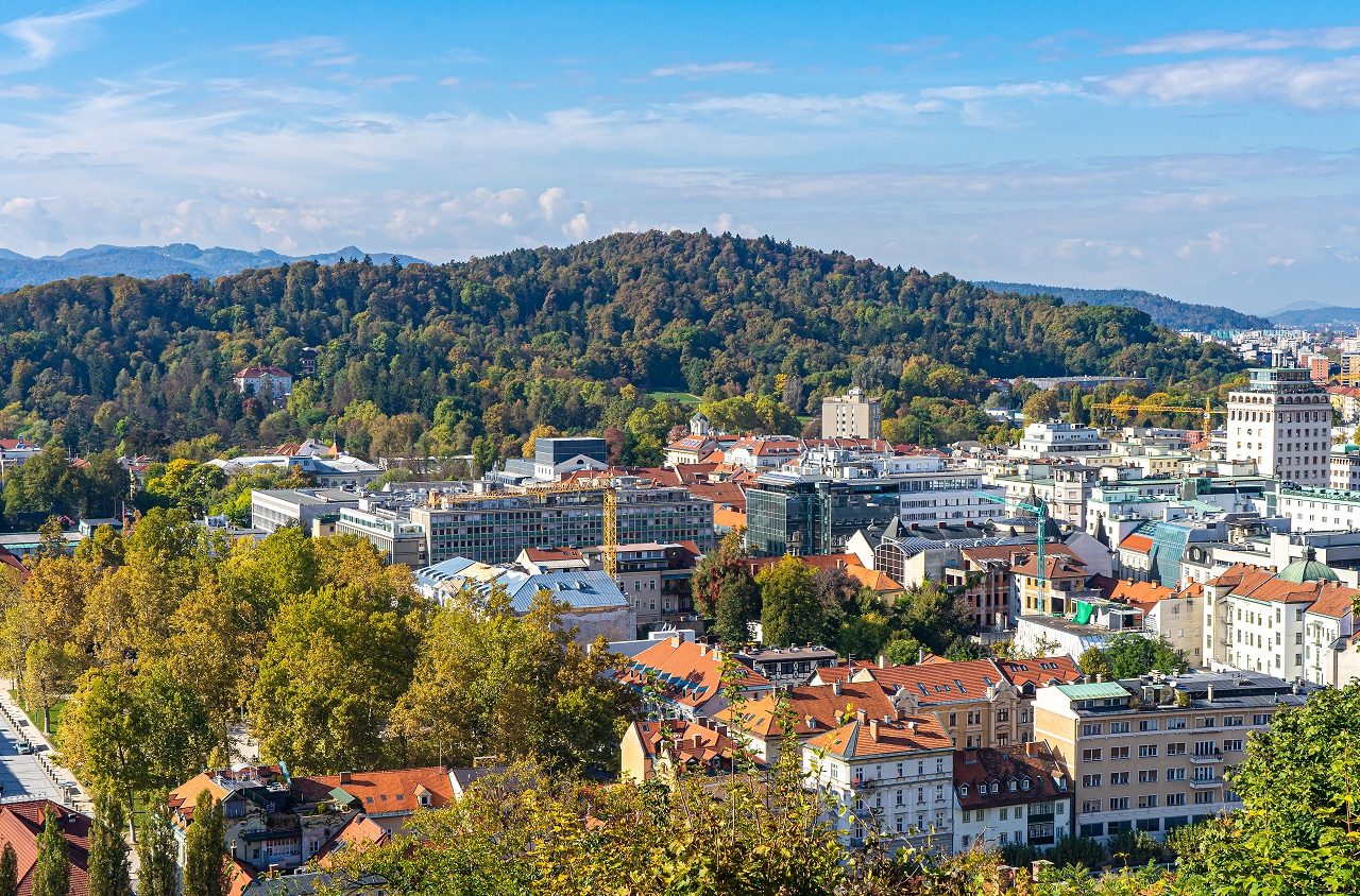 Tivolipark-vanaf-de-kasteelheuvel-gezien-Ljubljana