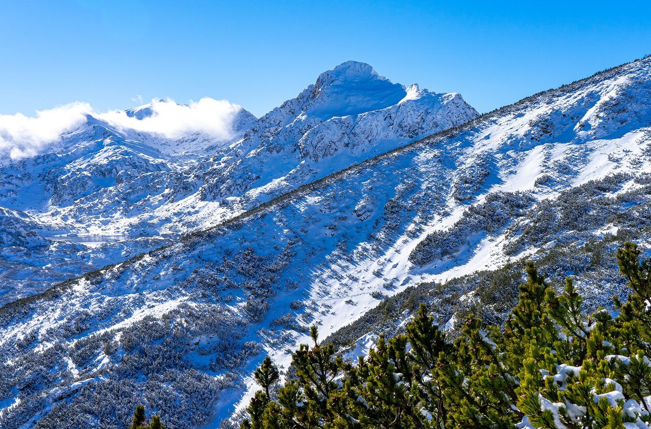 Wandelen-bergen-Bulgarije-winter-Revolution-Race