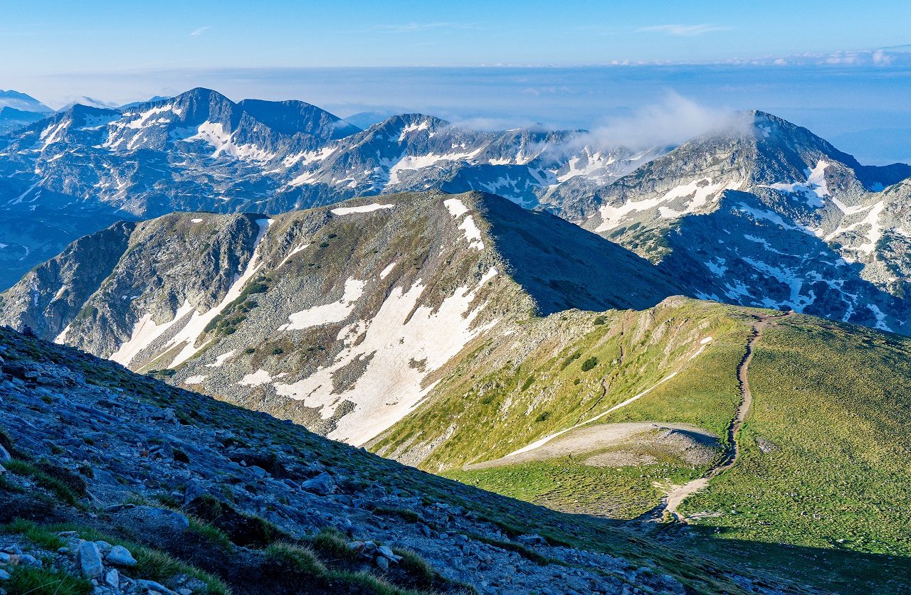 Uitzicht-bergen-Pirin-bij-Bansko-Bulgarije