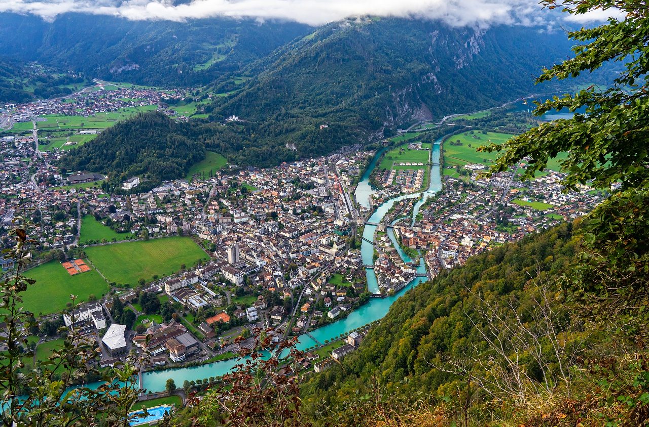 Interlaken-van-bovenaf-Zwitserland