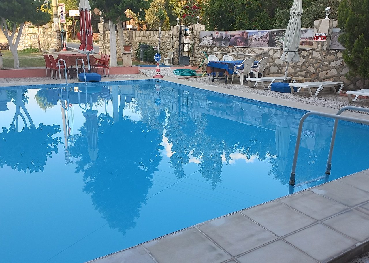 Zwembad-hotel-Pamukkale-Turkije