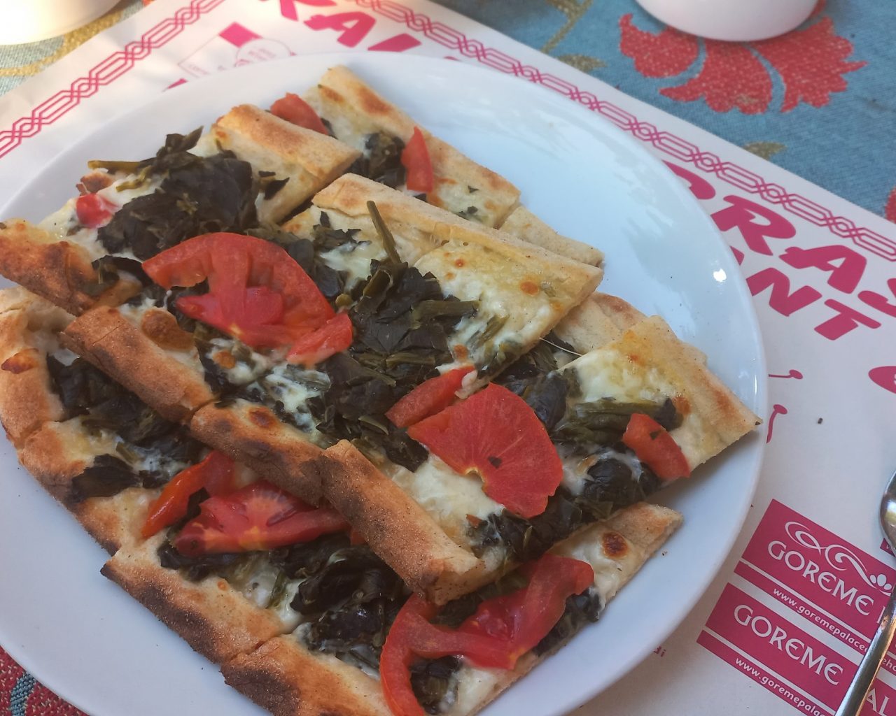 Pide-vegetarisch-eten-Turkije