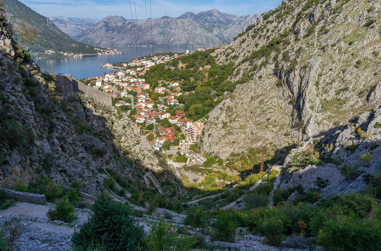 Uitzicht op Ladder of Kotor in Montenegro