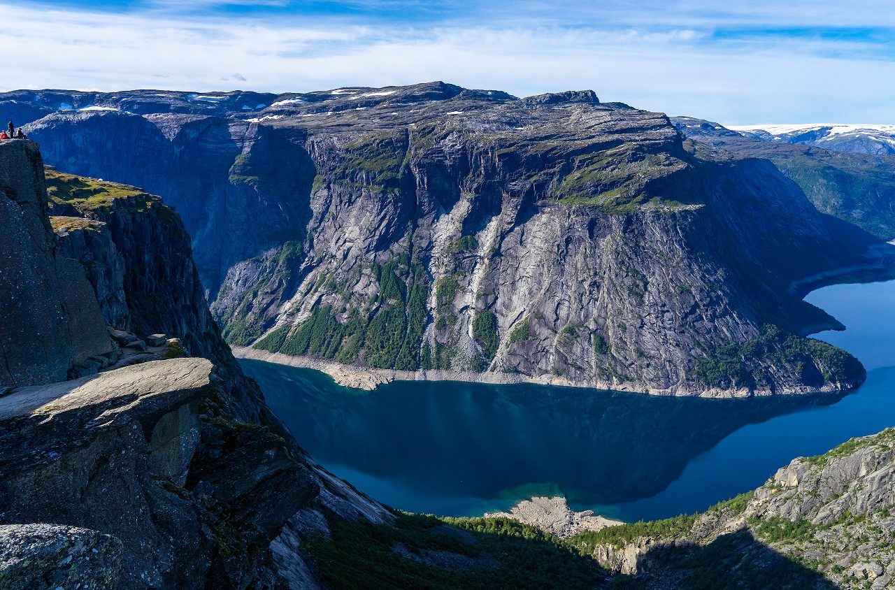 uitzicht-bij-trolltunga-hike-noorwegen
