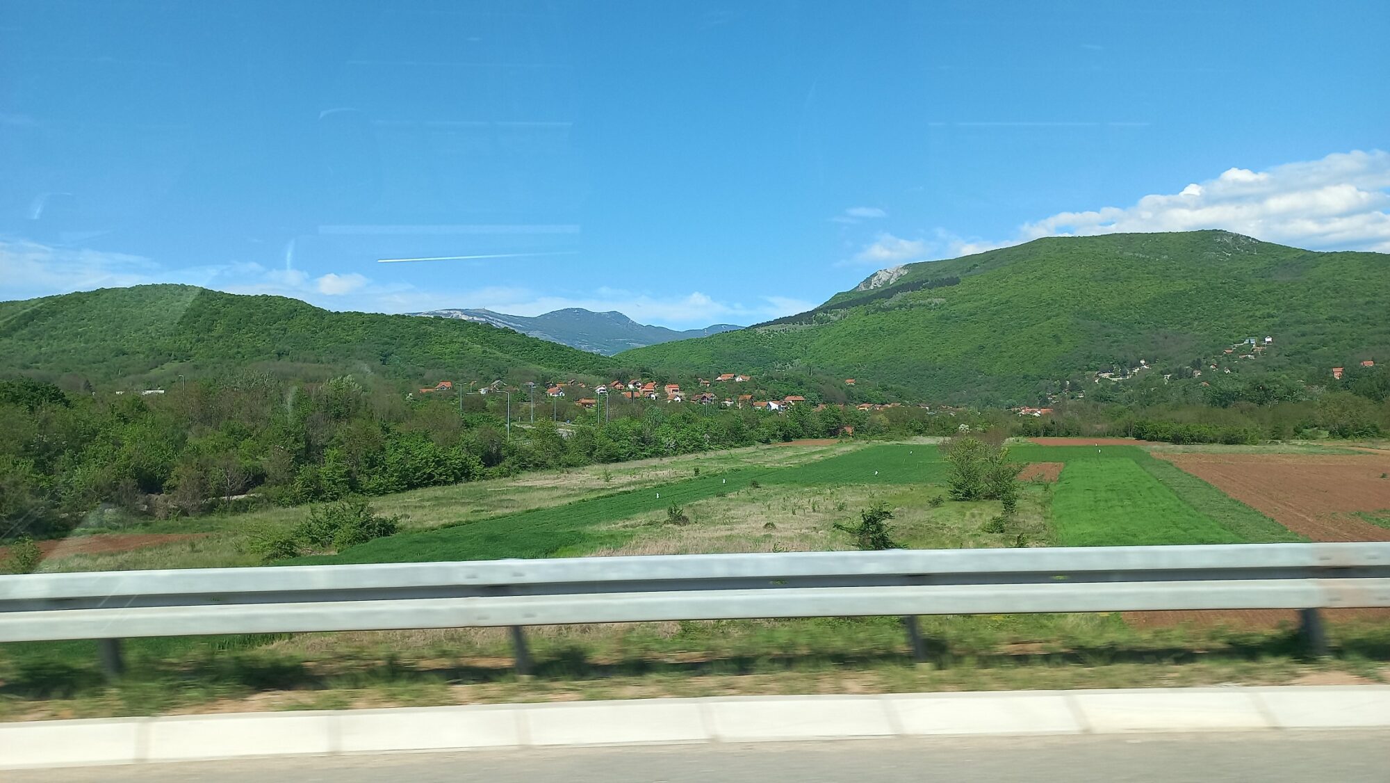 foto-langs-snelweg-servië-autovakantie