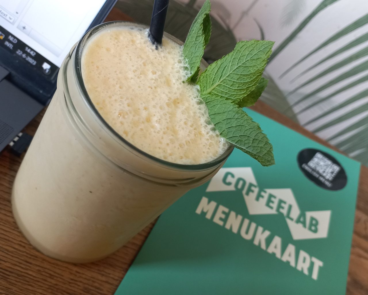 Yellow-smoothie-Coffeelab-koffiezaken-Eindhoven