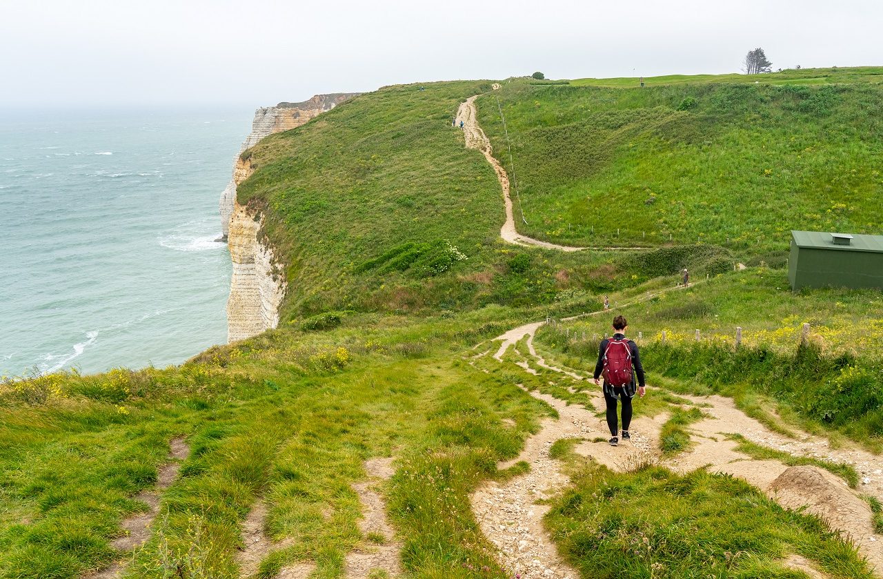 Krijtrotsen-wandelpad-Etretat-Frankrijk