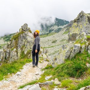 Jessica-in-bergen-Retezat-Nationaal-Park-Roemenië